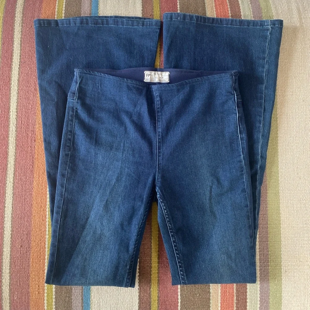 NWOT Free People Penny Pull-On Flare Jeans - Size 28 - Picture 4 of 11
